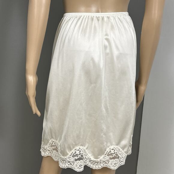 Vintage Adonna Half Slip Size Small 100% Nylon Beige Ivory Lace Trimmed Slit USA - Picture 3 of 7